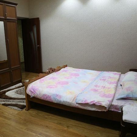 Srtashyan Apartments - Gorky Street Gjoemri Buitenkant foto