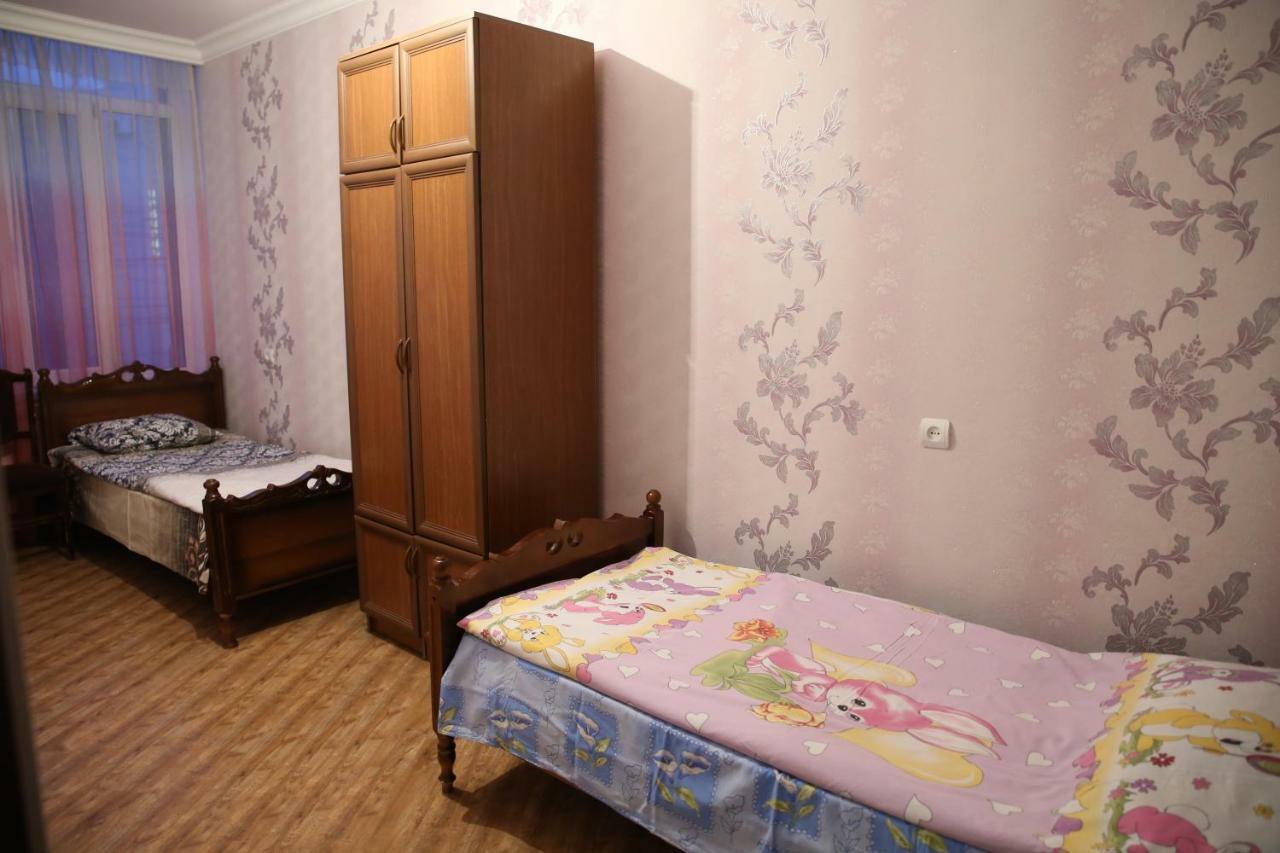 Srtashyan Apartments - Gorky Street Gjoemri Buitenkant foto