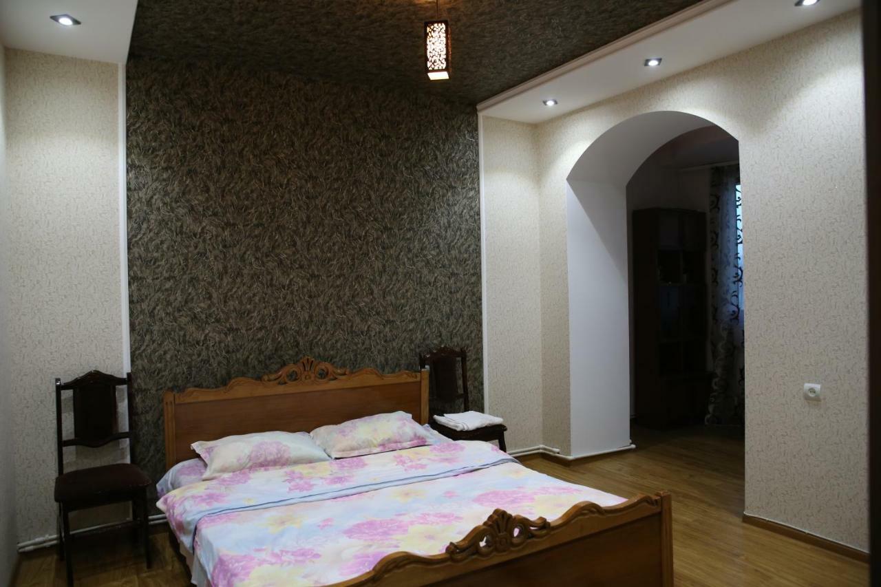 Srtashyan Apartments - Gorky Street Gjoemri Buitenkant foto